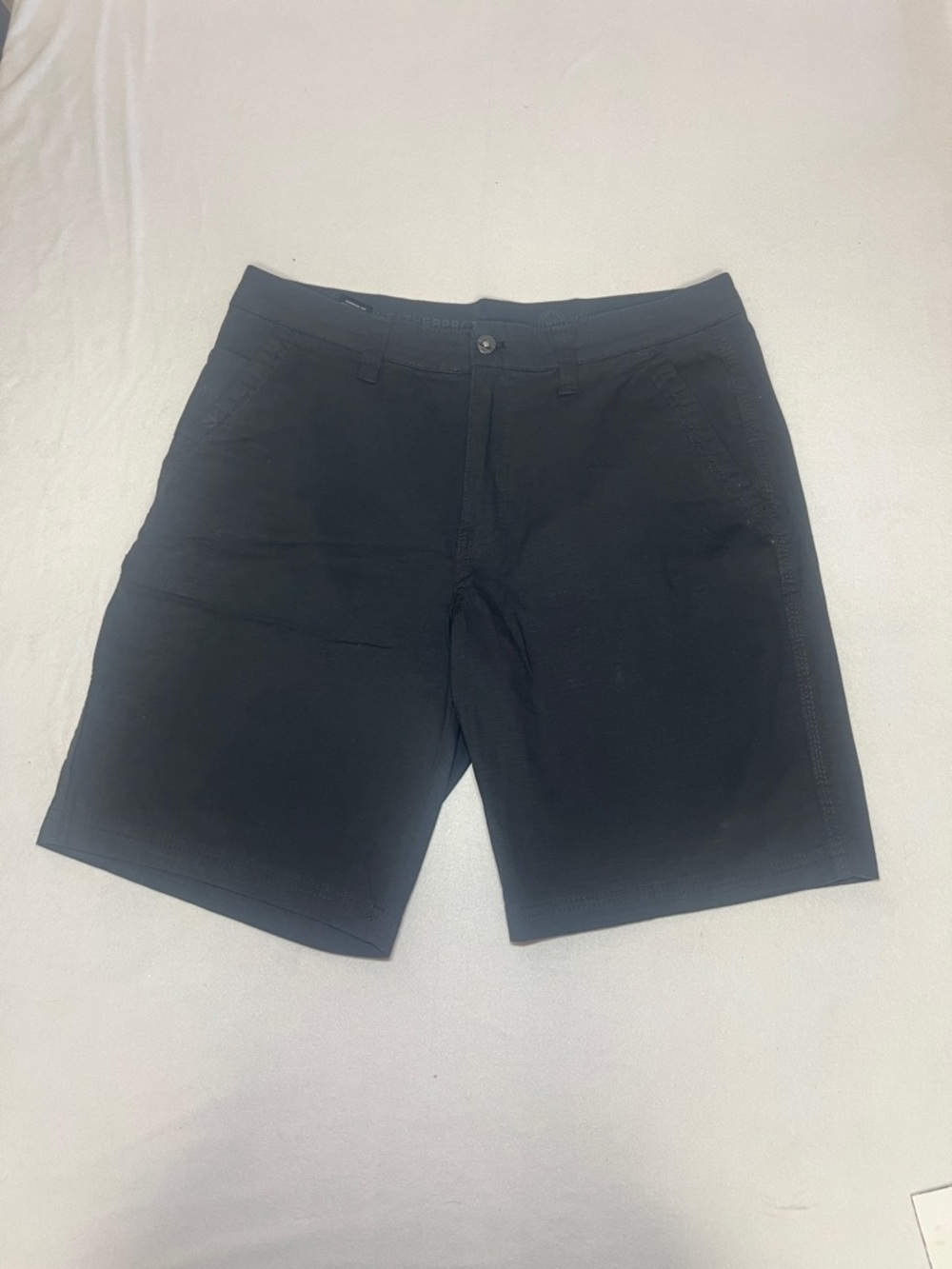 Weatherproof Men’s Black Flat-Front Shorts size 32